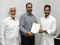 
      
      Aurobindo Pharma announces donation of Rs 11 cr to AP govt to...
      
      