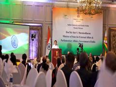
      
      MoS Muraleedharan interacts with Indian diaspora in Zimbabwe
      
      