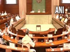
      
      Govt holds meeting with political parties on Sri Lanka situation
      
      