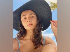 
      
      'Smile, dream, shine' is Alia Bhatt's mantra
      
      