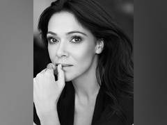 
      
      Simone Kessell cast as adult 'Lottie' in 'Yellowjackets Season 2'
      
      