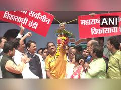 
      
      Devendra Fadnavis attends Dahi Handi celebrations in Ghatkopar 
      
      