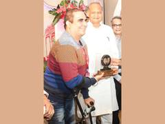 
      
      Dr Arvinder Singh of Arth Skin awarded by Chief Minister
      
      