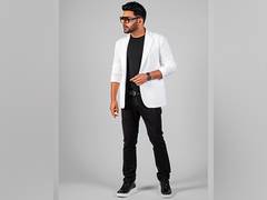 
      
      Kapil Sharma gets stylish makeover for new season
      
      