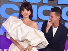 
      
      'Modern Family' fame Sarah Hyland ties the knot with Wells Adams
      
      