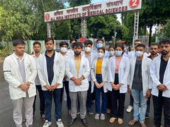 
      
      AIIMS paramedical students call off indefinite hunger strike
      
      
