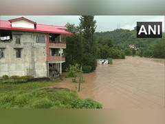 
      
      Heavy rain lashes Madhya Pradesh
      
      