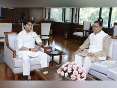 
      
      U'khand: CM Dhami meets Scindia for Pithoragarh air service
      
      