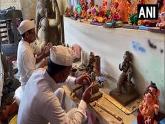 
      
      MP: Prisoners of Indore Central Jail make eco-friendly idols 
      
      