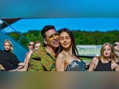 
      
      'Saathiya': First romantic track of 'Cuttputli' is out
      
      