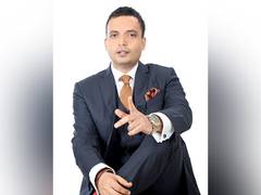 
      
      Dr Hraadyesh Kumar Namdeo conferred with Entrepreneur of the Year
      
      