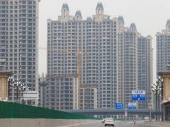 
      
      Heatwave in China troubles Beijing's economy
      
      
