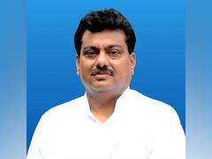 
      
      'There will be revolution if anyone dares to touch Siddaramaiah'
      
      