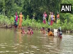 
      
      Villagers in Nashik cross Daman river in absence of bridge
      
      