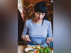 
      
      Change in appetite characterizes depressive disorders
      
      