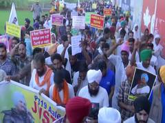 
      
      He was son of every household, says Sidhu Moosewala's father
      
      