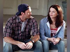 
      
      Scott Patterson recalls objectifying butt scene
      
      