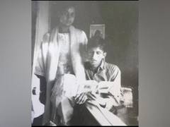 
      
      Anupam Kher drops throwback picture of his parents
      
      