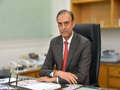 
      
      Pakistan appoints new State Bank governor 
      
      
