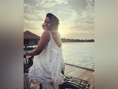 
      
      Neha Dhupia shares mesmerizing picture
      
      