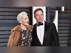 
      
      Elon Musk's mom sleeps in garage when she visits him in Texas
      
      