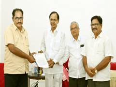 
      
      CPM extends support to KCR's 