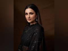 
      
      Parineeti Chopra to help clean up Mumbai beaches 
      
      
