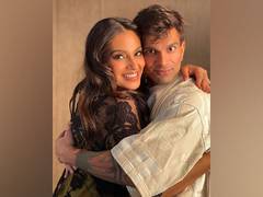 
      
      Bipasha Basu, Karan Singh Grover get mushy in latest picture 
      
      