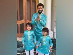 
      
      Riteish Deshmukh makes eco-friendly Ganesha with Riaan, Riahyl
      
      
