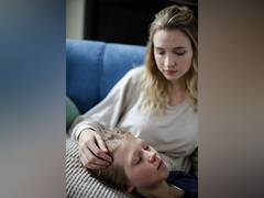 
      
      Children who have temporary facial paralysis can recover
      
      