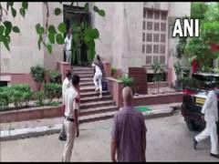 
      
      Sukesh's aide Pinky Irani appears before Delhi Police
      
      