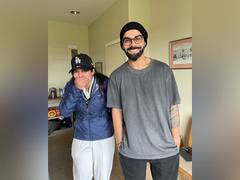 
      
      See how Anushka's  co-star Anshul reacted on meeting Kohli
      
      