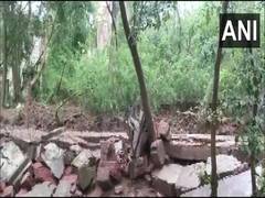 
      
      9 Dead after wall collapsed due to heavy rainfall in Lucknow
      
      
