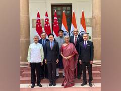
      
      India, Singapore discuss fintech, investment opportunities  
      
      