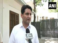 
      
      Haryana: Congress denies any rift in party, calls meeting
      
      