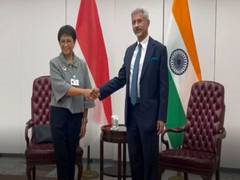 
      
      Ahead of G20 Summit in Bali, Jaishankar meets Indonesian FM...
      
      