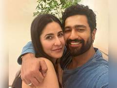 
      
       Katrina drops a romantic picture with husband Vicky Kaushal 
      
      