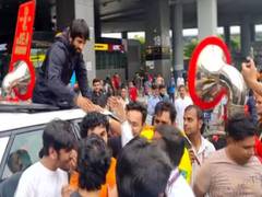 
      
      Fans flock to IGI airport to welcome Punia after recent triumph
      
      