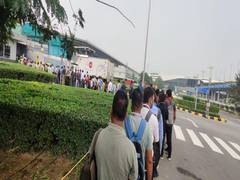 
      
      Faced with delays in entry to Delhi airport, staff writes to DIAL
      
      