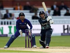 
      
      'I'll just stay in my crease from now on': Charlotte Dean
      
      
