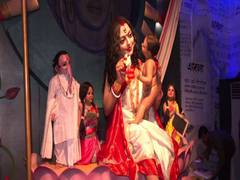 
      
      Kolkata: Silicon Durga idol depicts lives of sex workers
      
      