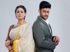 
      
      Shweta Tiwari, Manav Gohil seek blessings at Siddhivinayak
      
      
