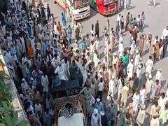 
      
      Pak: Thousands of farmers reach Islamabad amid economic hardships
      
      