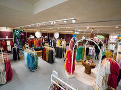 
      
      Reliance Retail launches premium fashion, lifestyle store AZORTE
      
      