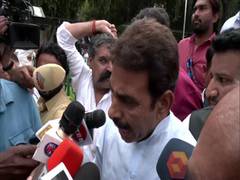
      
      Sachin Pilot's supporters raise slogans outside AICC office...
      
      