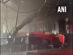 
      
      Noida: 5 people rescued safely after fire breaks out 
      
      