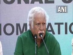 
      
       Gandhi family has not endorsed any candidate, says Madhusudan 
      
      