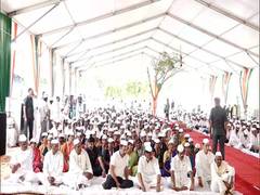 
      
      Rahul Gandhi pays tribute to Mahatma Gandhi in Mysuru 
      
      