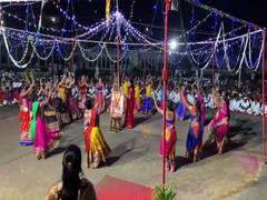 
      
      Indore jail inmates play 'dandiya' to celebrate city's triumph
      
      