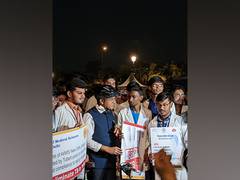 
      
      Mandaviya hosts dinner for AIIMS faculty at his residence
      
      